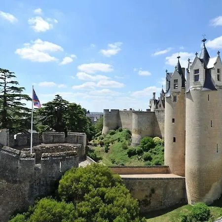 Grand Studio De Charme Avec Vue Sur Le Chateau.