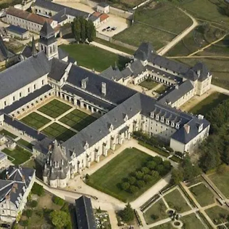 Grand Studio De Charme Avec Vue Sur Le Chateau. *